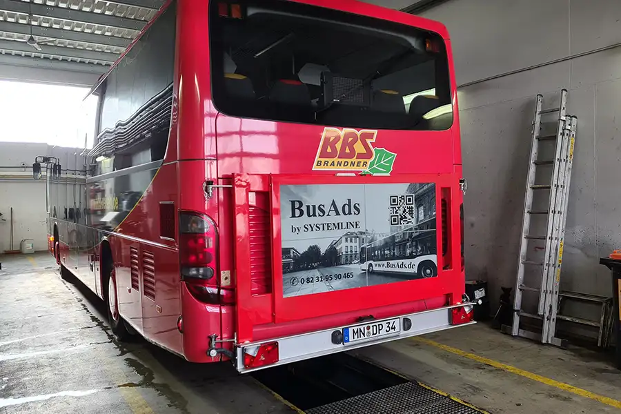 Digitale Werbung auf einem Bus - RoadAds interactive GmbH
