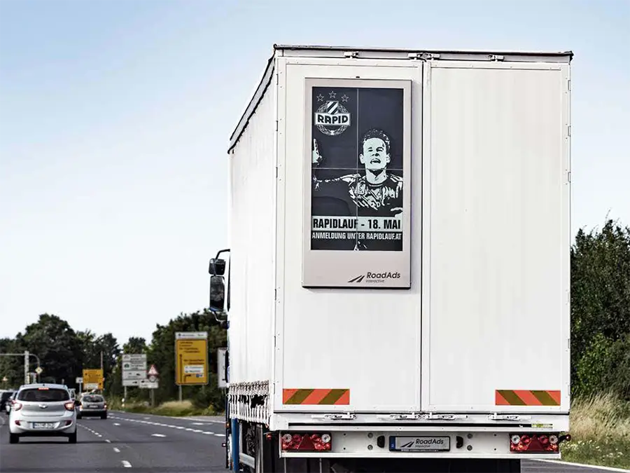 Rapid Wien begeistert Fußballfans auf der Autobahn - RoadAds interactive GmbH