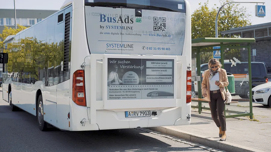 Digitale Verkehrsmittelwerbung Bus - RoadAds interactive GmbH