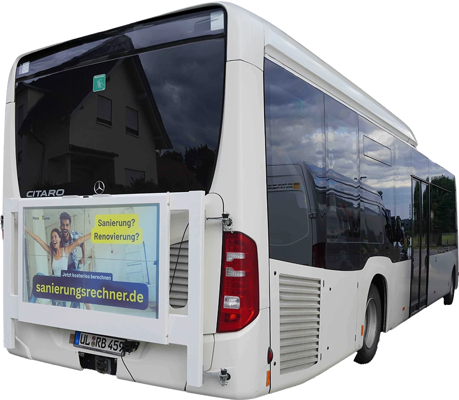 Bus mit einem Fahrzeugdisplay von RoadAds